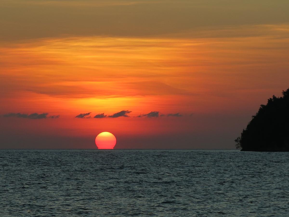 Kadidiri Paradise Batudaka ภายนอก รูปภาพ